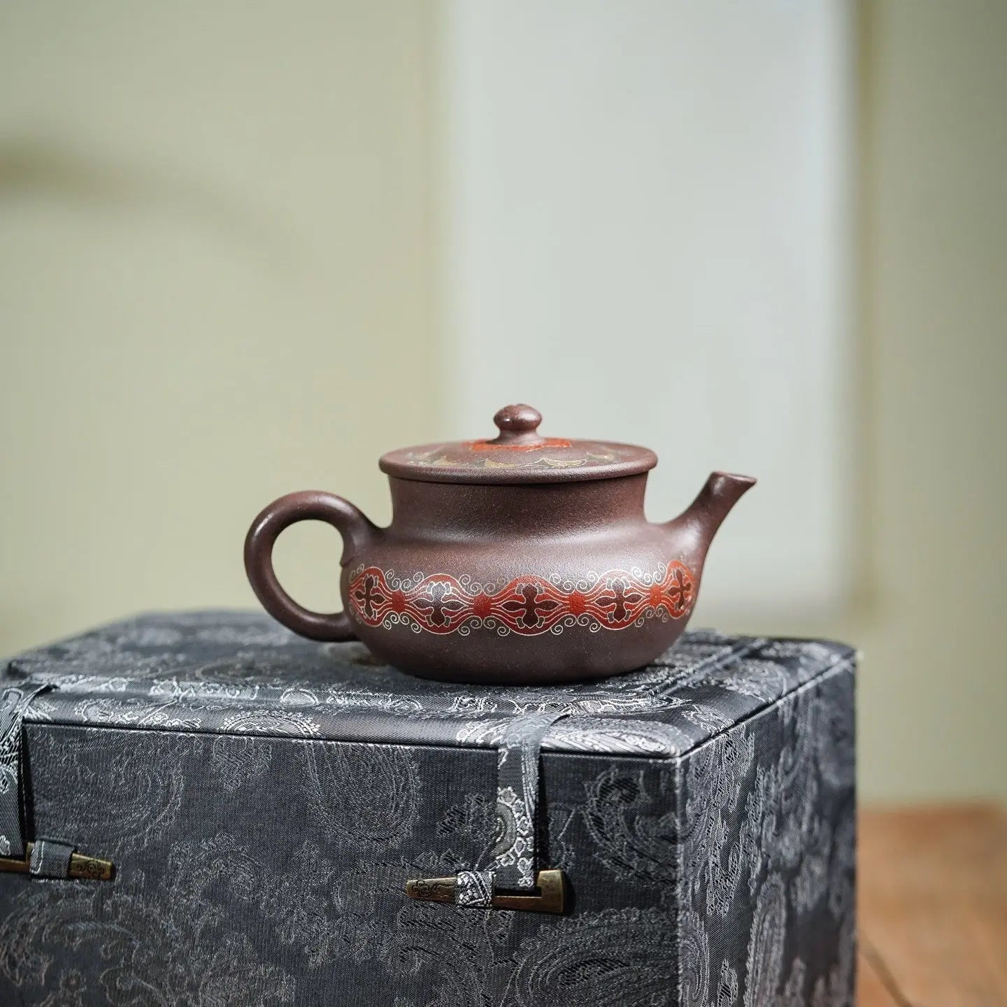 Xu 180cc - Yixing Handmade Teapot 江苏宜兴