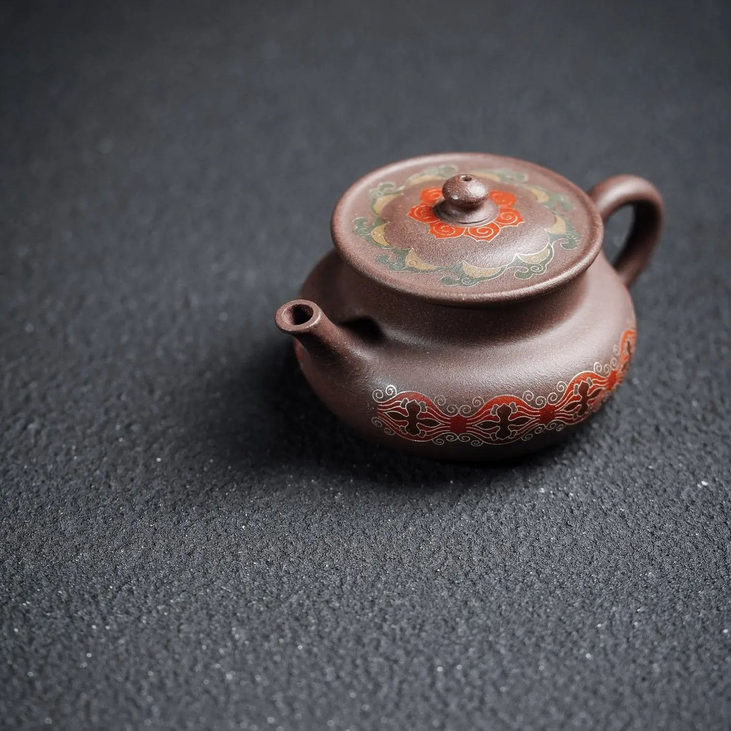 Xu 180cc - Yixing Handmade Teapot 江苏宜兴