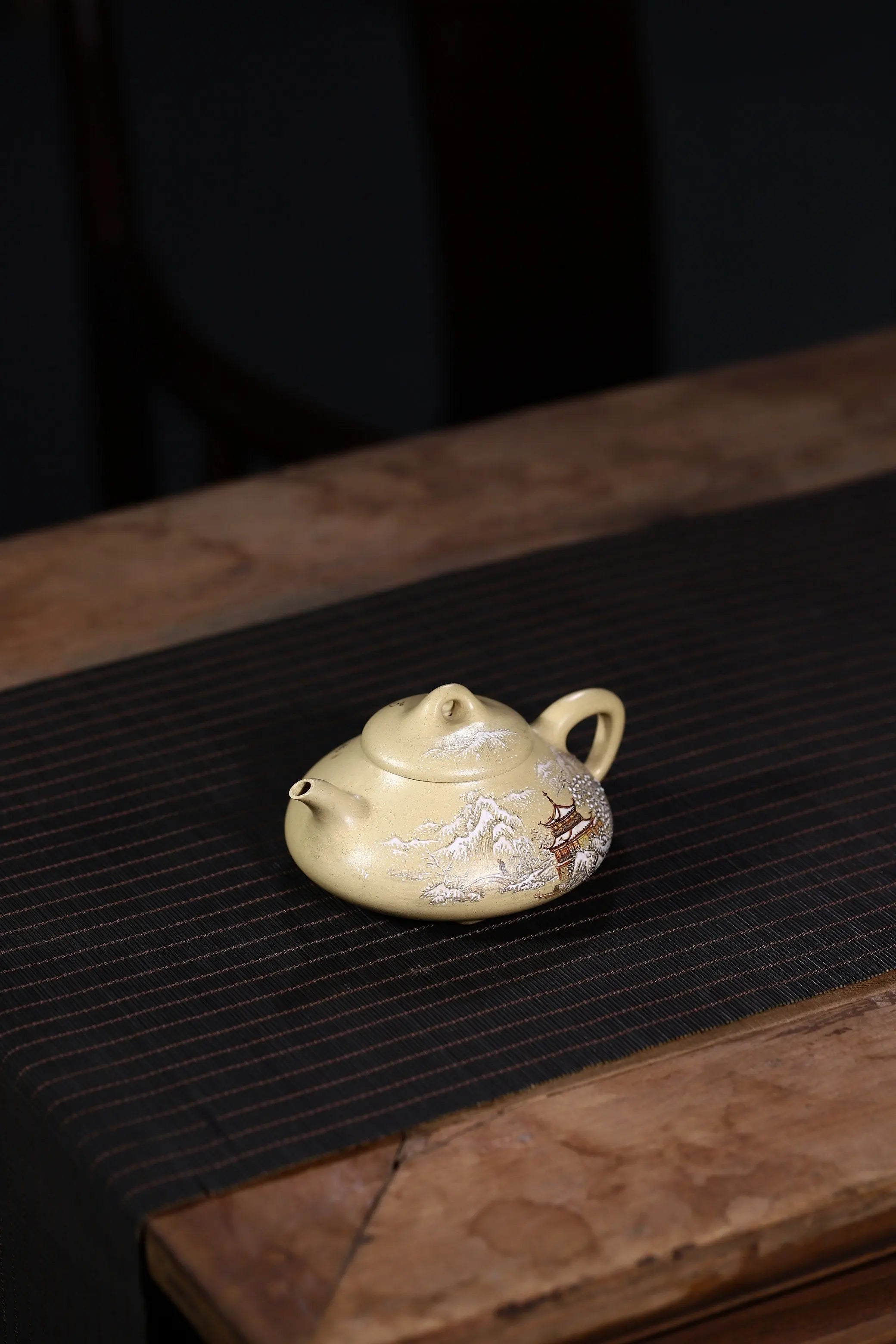 Xue Zhao Feng Nian 160cc - Yixing Handmade Teapot 江苏宜兴