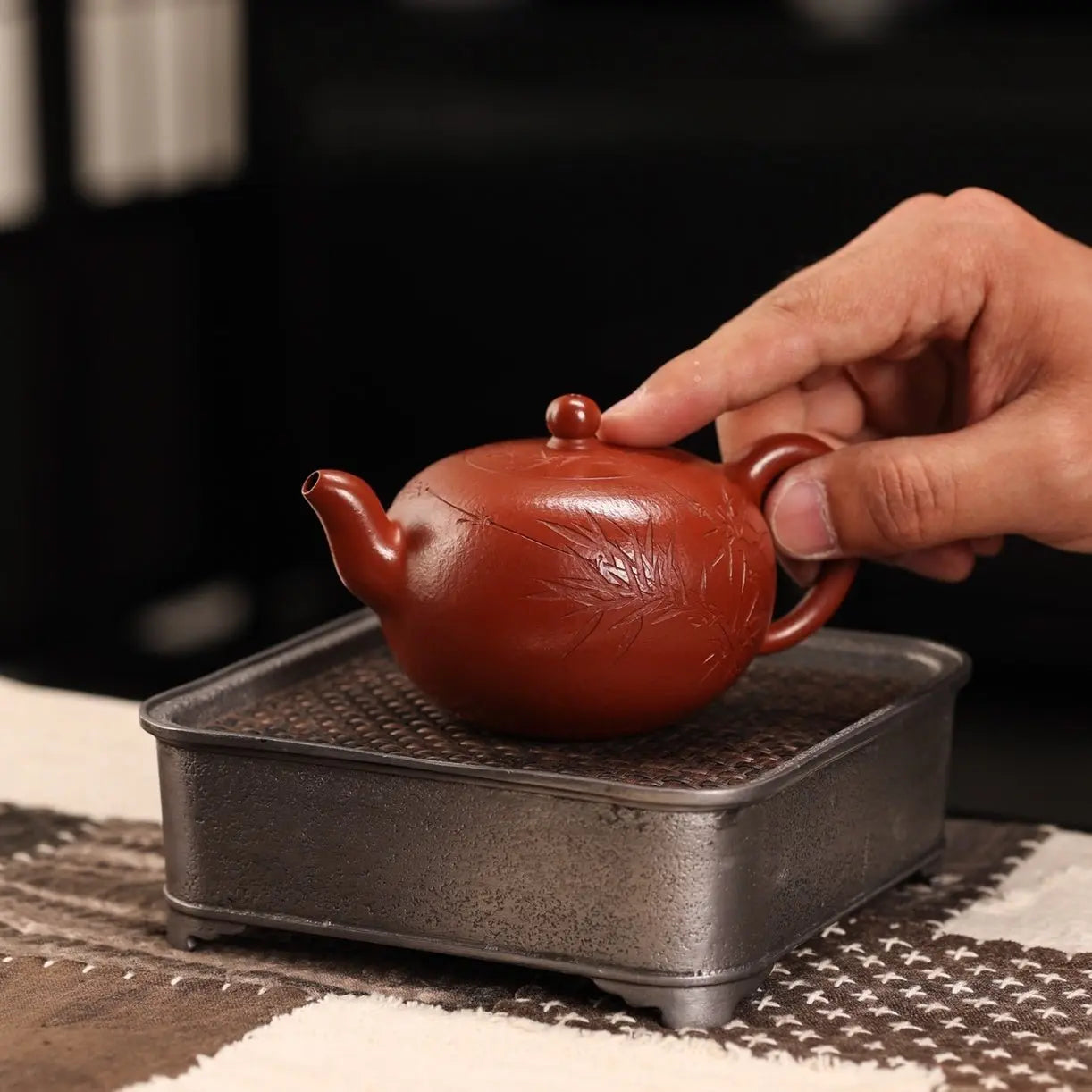 Yi Li Zhu 210cc - Yixing Handmade Teapot 江苏宜兴