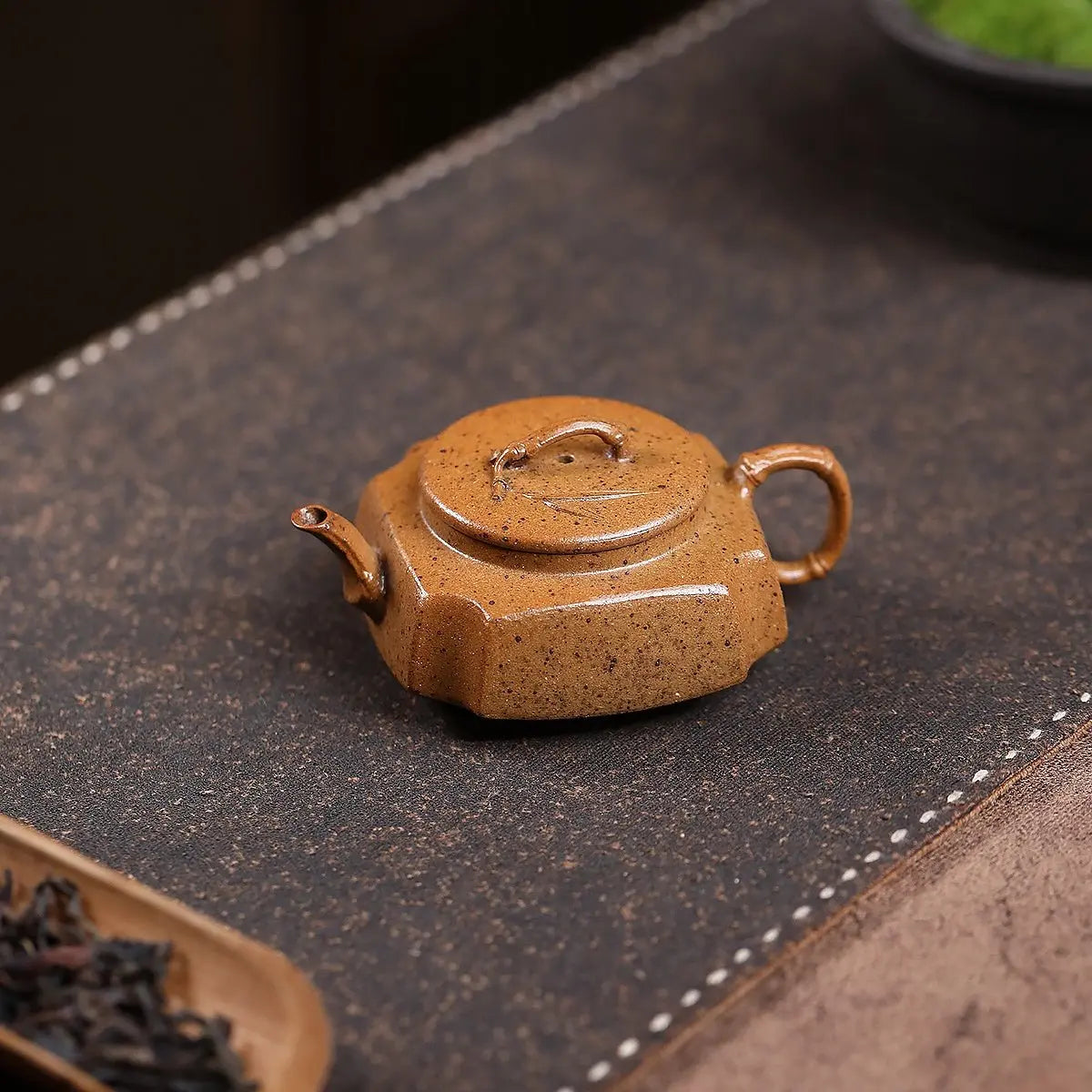Yi Zhu 100cc - Yixing Handmade Teapot 江苏宜兴