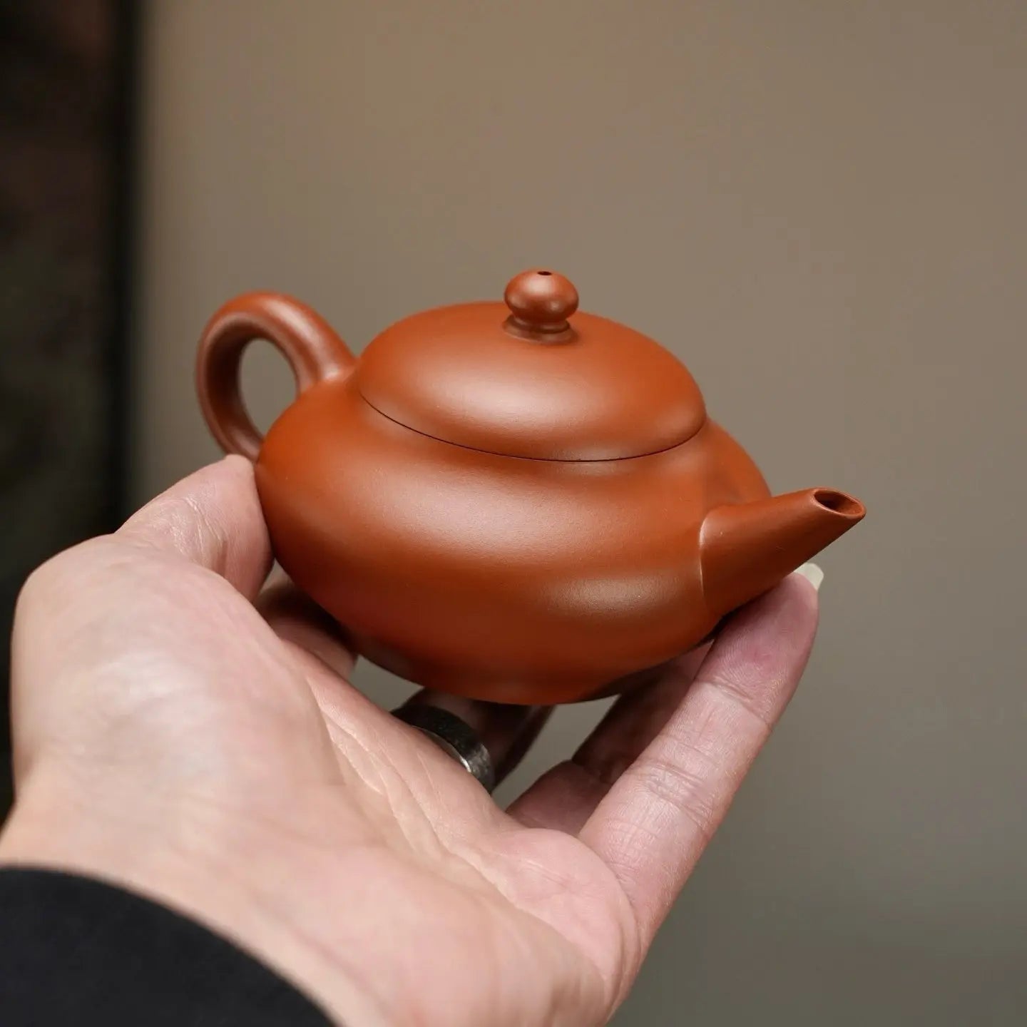 Yin Chun Shui Ping 140cc - Yixing Handmade Teapot 江苏宜兴