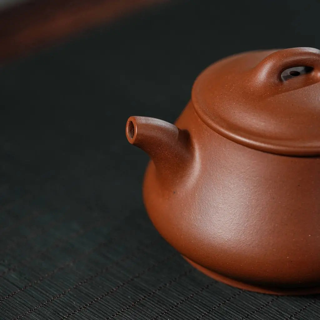 Ying Piao 200cc - Yixing Handmade Teapot 江苏宜兴