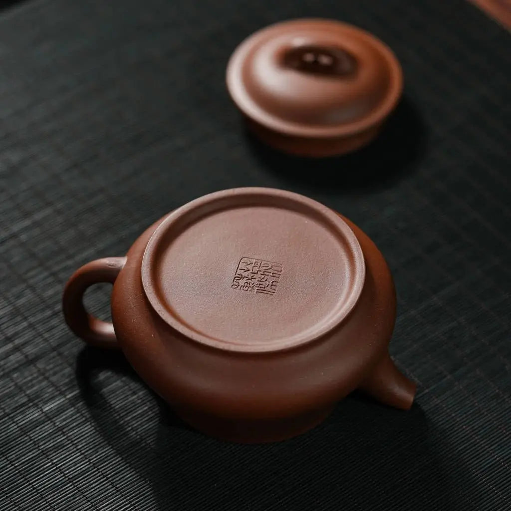 Ying Piao 200cc - Yixing Handmade Teapot 江苏宜兴