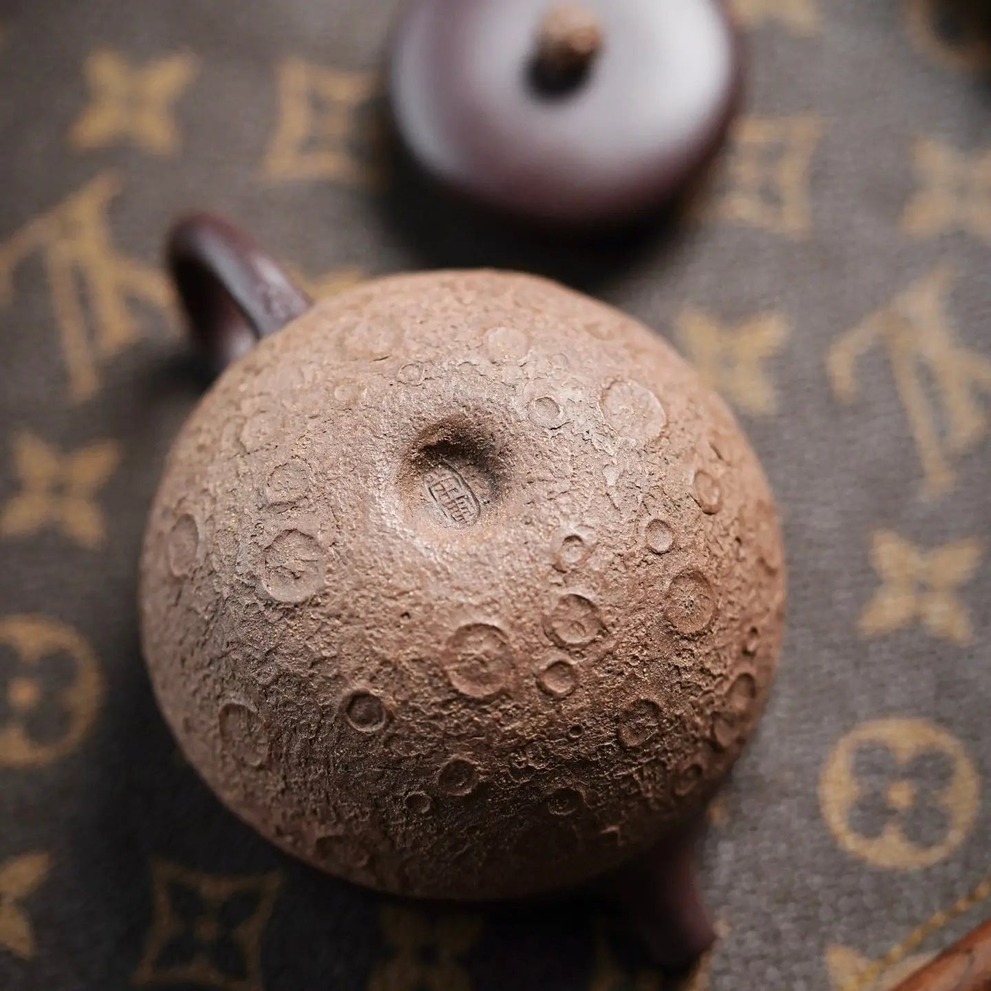 Yue Qiu 180cc - Yixing Handmade Teapot 江苏宜兴