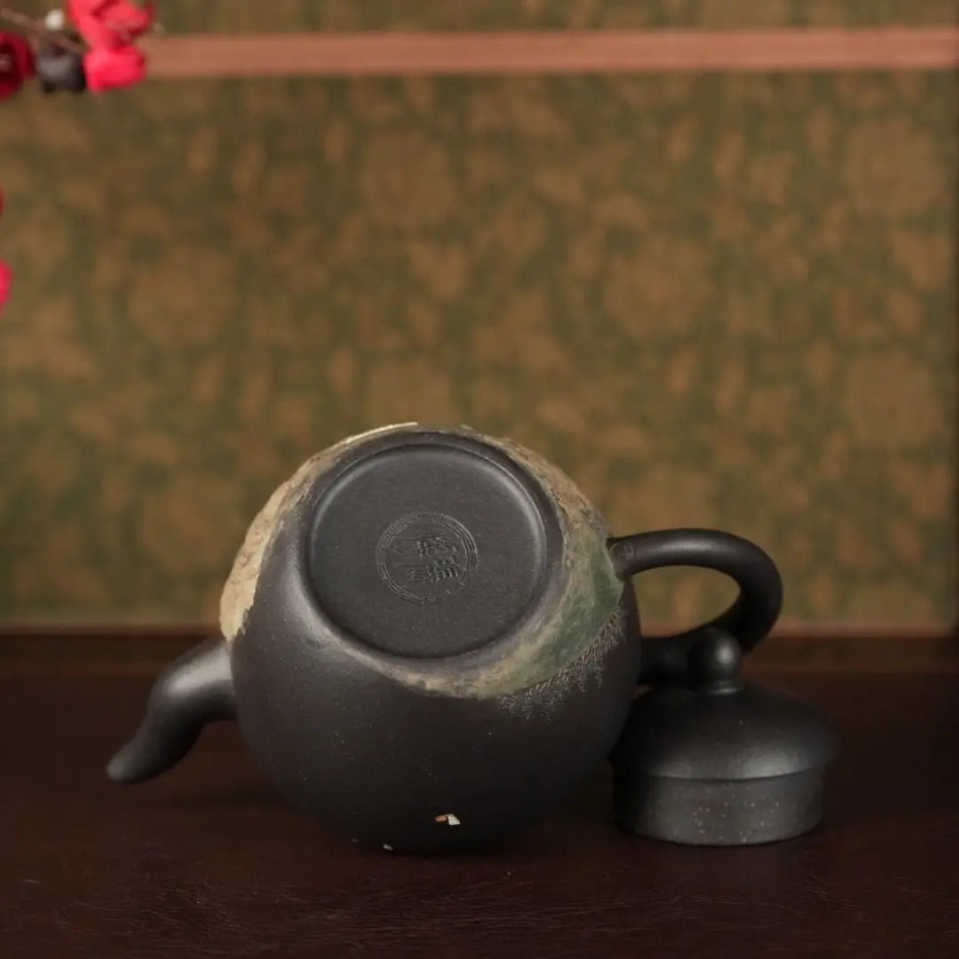 Zhi Hu 270cc - Yixing Handmade Teapot 江苏宜兴