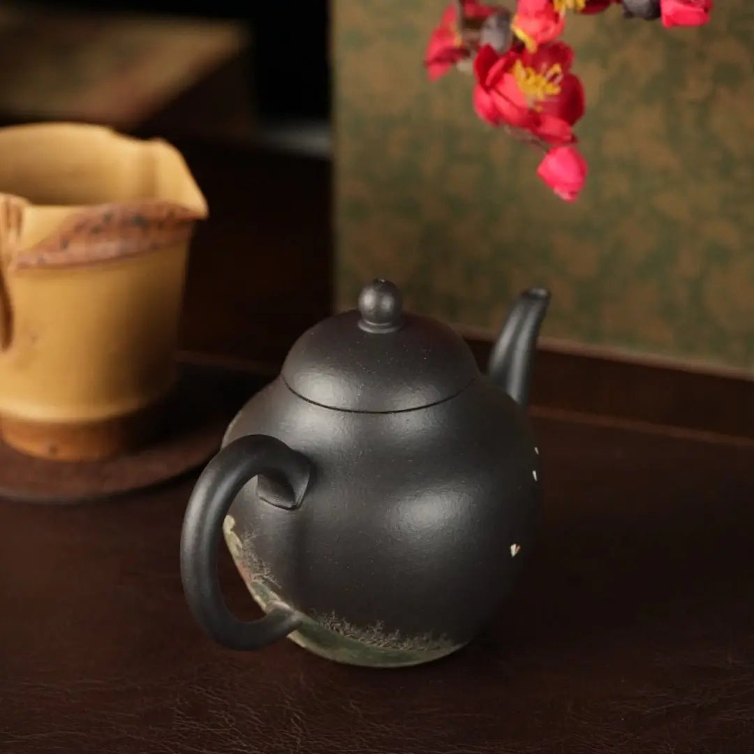 Zhi Hu 270cc - Yixing Handmade Teapot 江苏宜兴