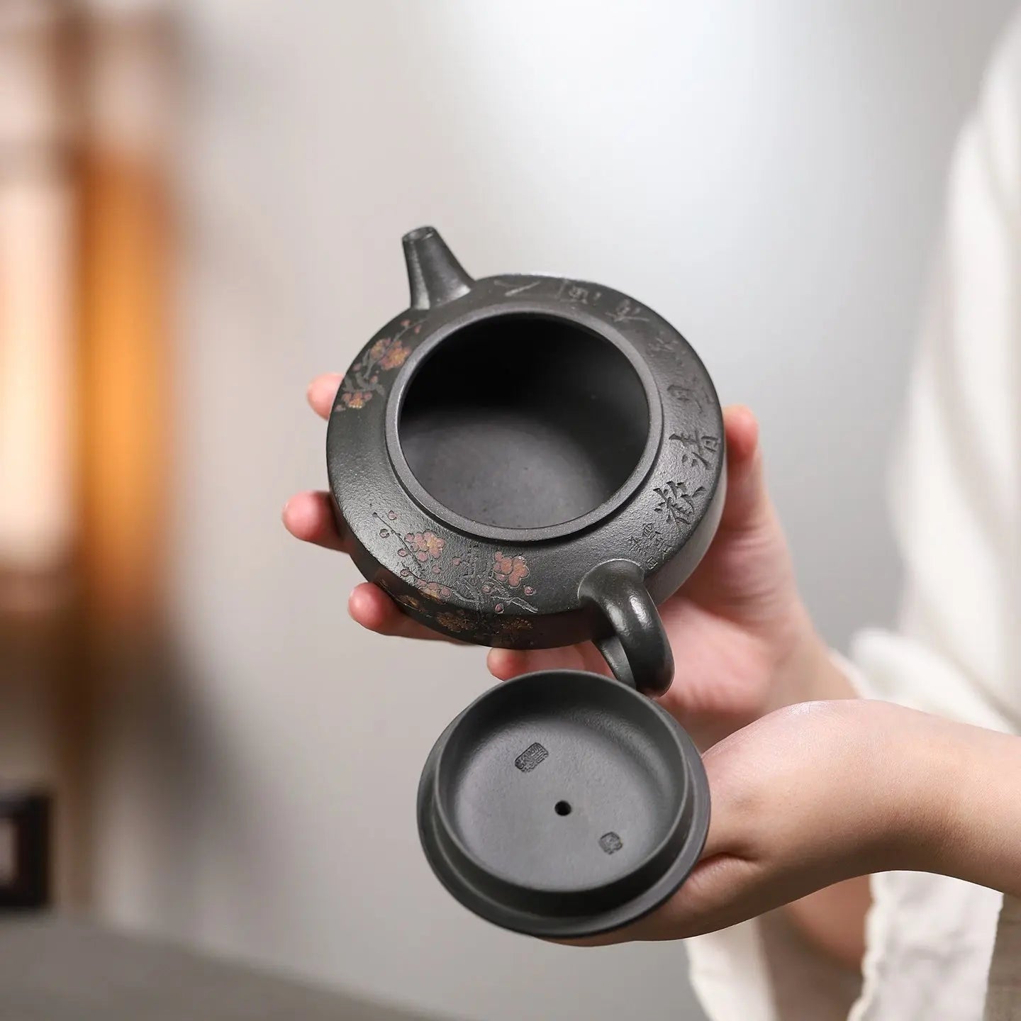 Zhong Fang Zhou Pan 200cc - Yixing Handmade Teapot 江苏宜兴