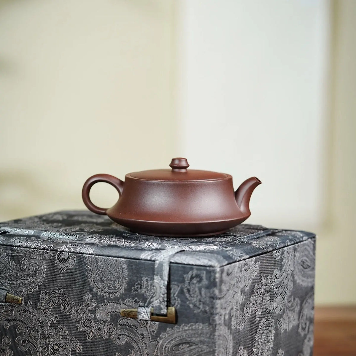 Zhu Chu 130cc - Yixing Handmade Teapot 江苏宜兴