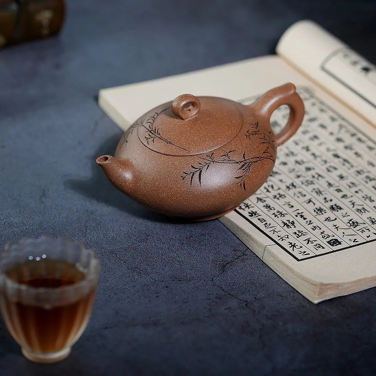 Zhu Ying 200cc - Yixing Handmade Teapot 江苏宜兴