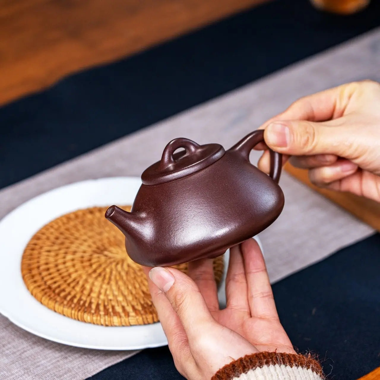 Zi Ye Shi Piao 200cc - Yixing Handmade Teapot 江苏宜兴