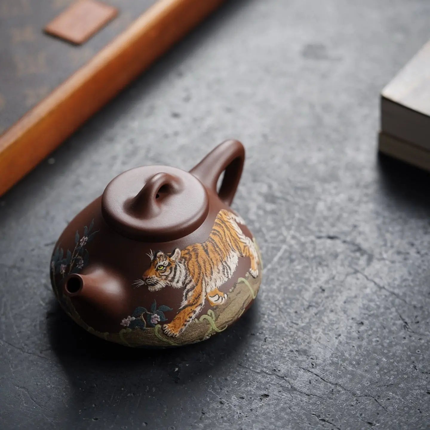 Zi Ye Shi Piao 210cc - Yixing Handmade Teapot 江苏宜兴