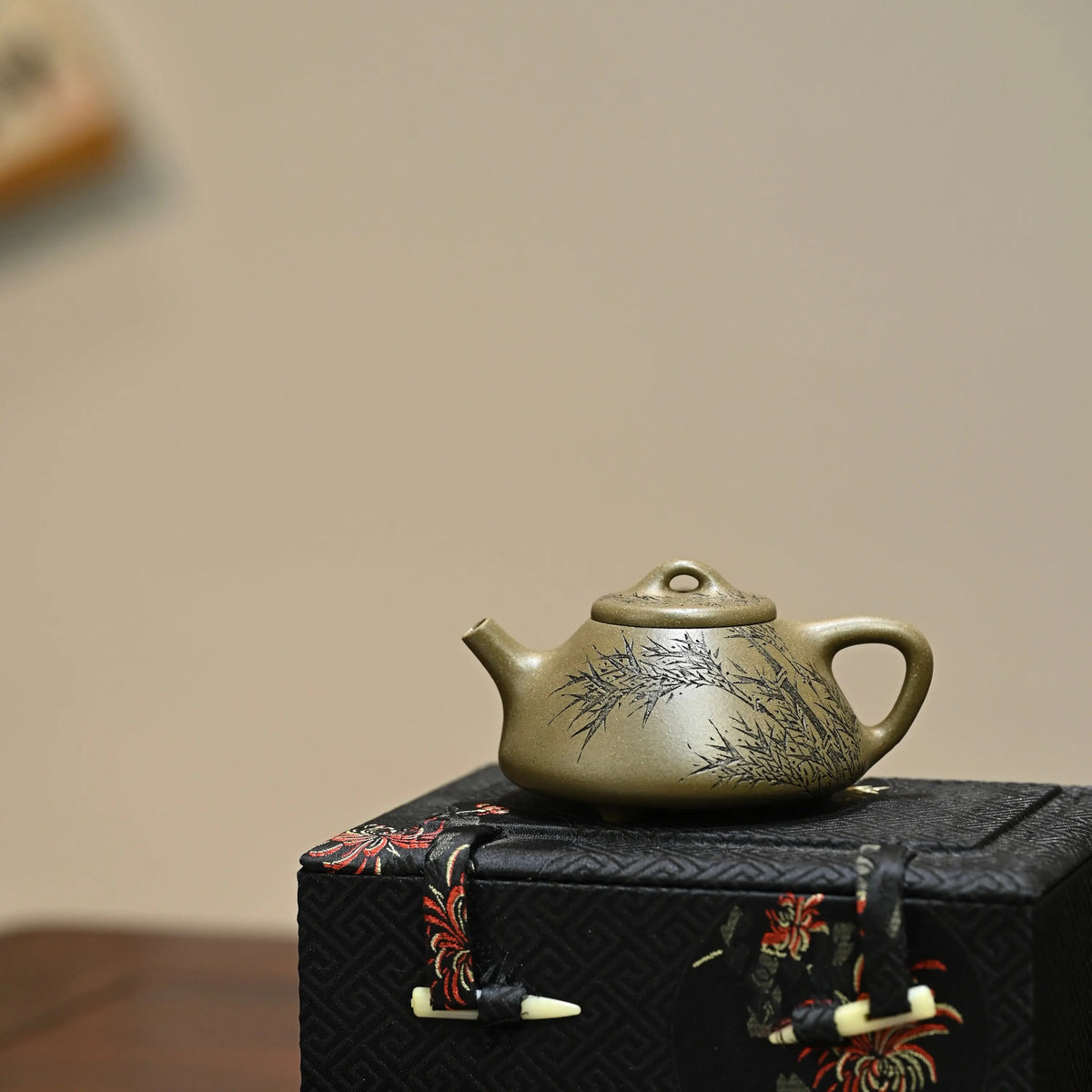 Zi Ye Shi Piao - Yixing Handmade Teapot 江苏宜兴