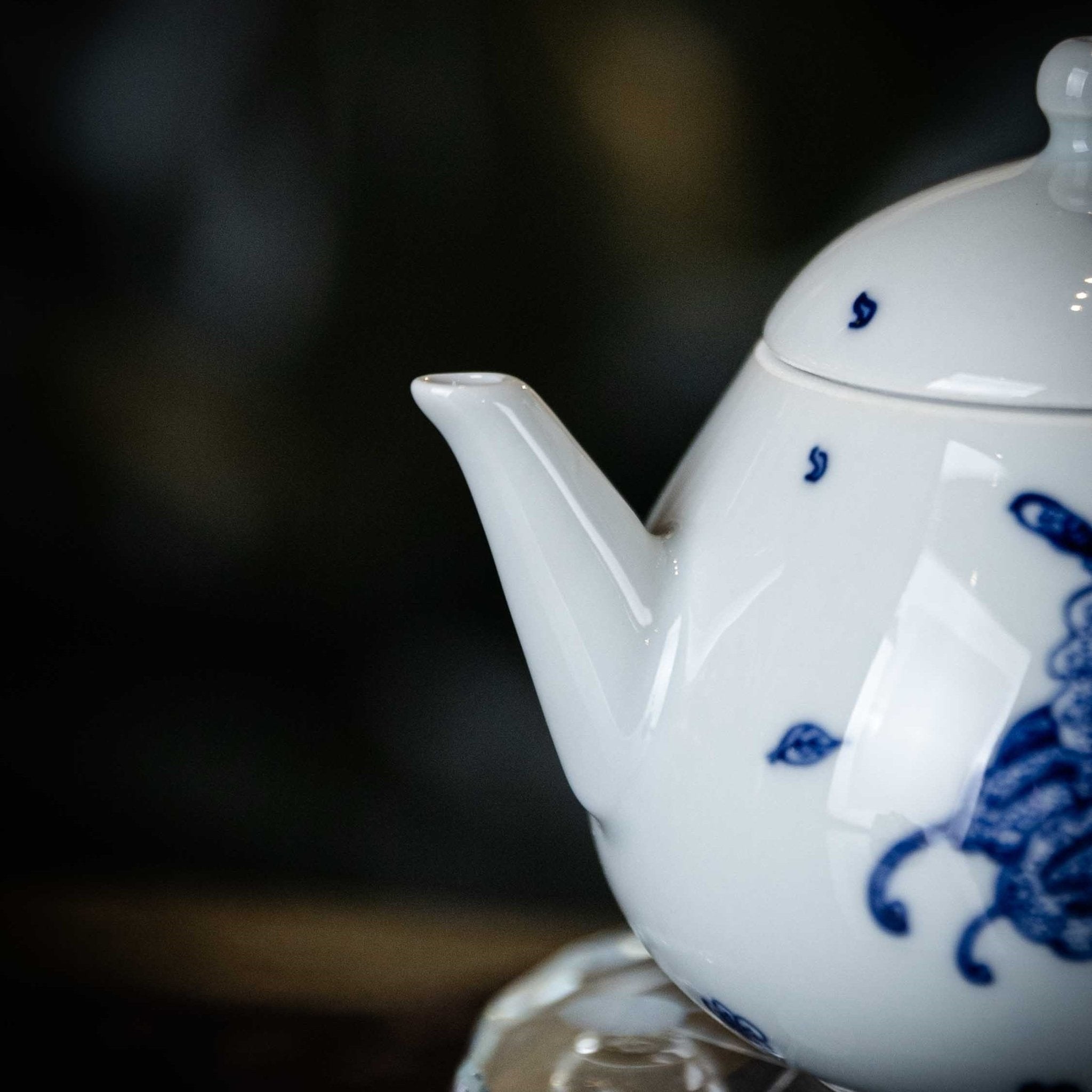 Die Lian Hua 180cc - Jing De Zhen Porcelain Teapot - zycs_China