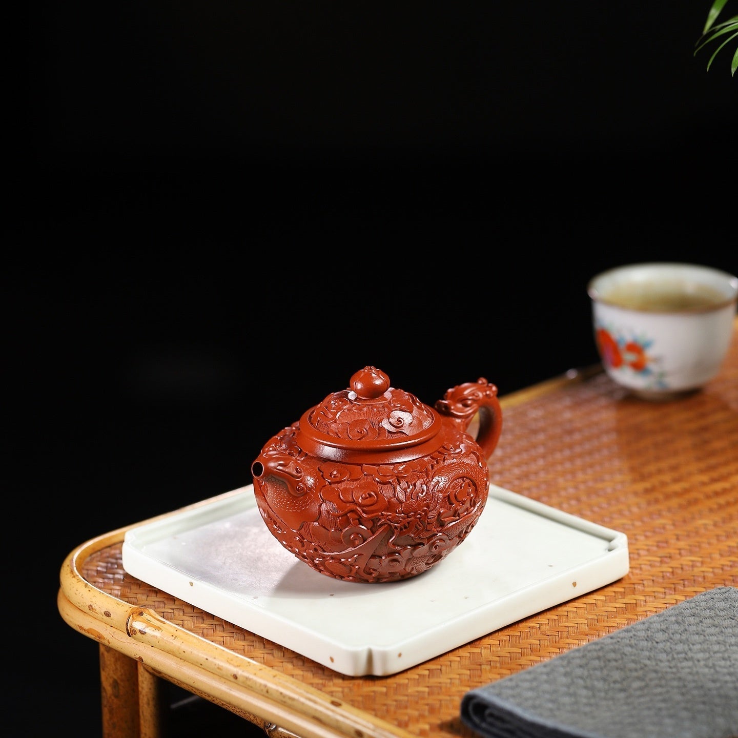 Fu DIao Lian Zi 210cc - Yixing Handmade Teapot 江苏宜兴
