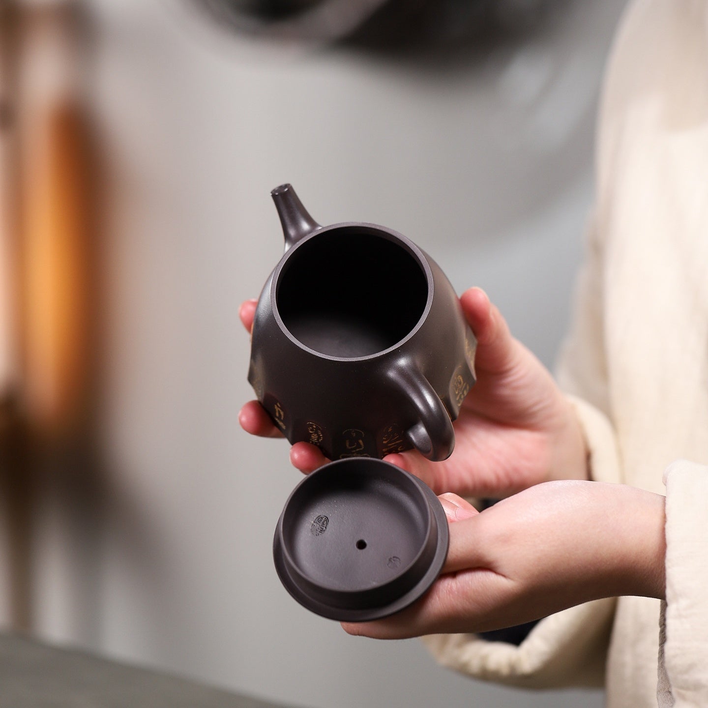 Gao Shi Piao 180cc - Yixing Handmade Teapot 江苏宜兴