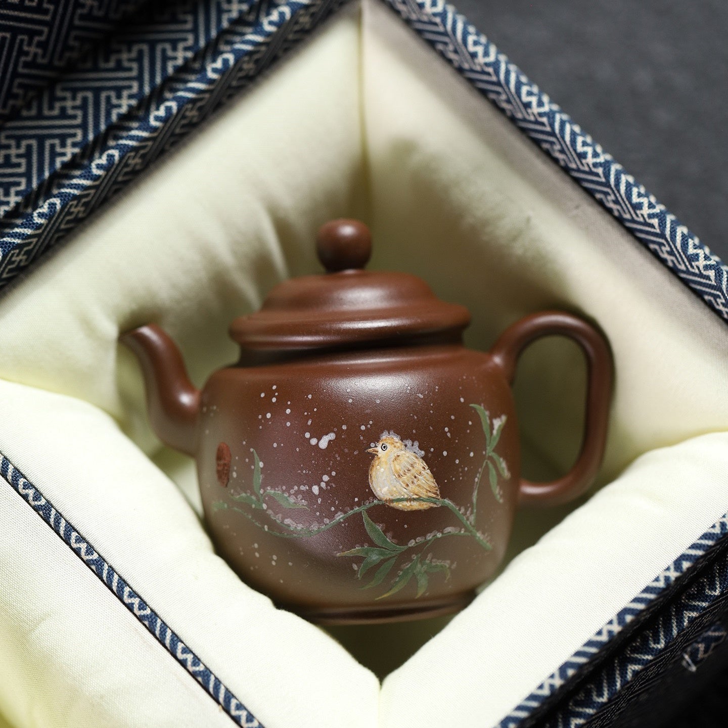 Gong Deng 150cc - Yixing Handmade Teapot 江苏宜兴