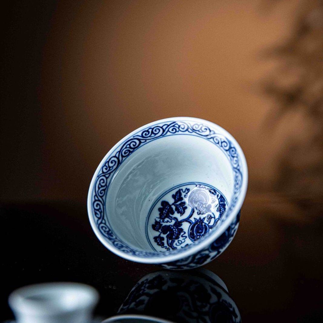 Gua Die Mian Mian 175cc - Jing De Zhen Porcelain Gaiwan - zycs_China