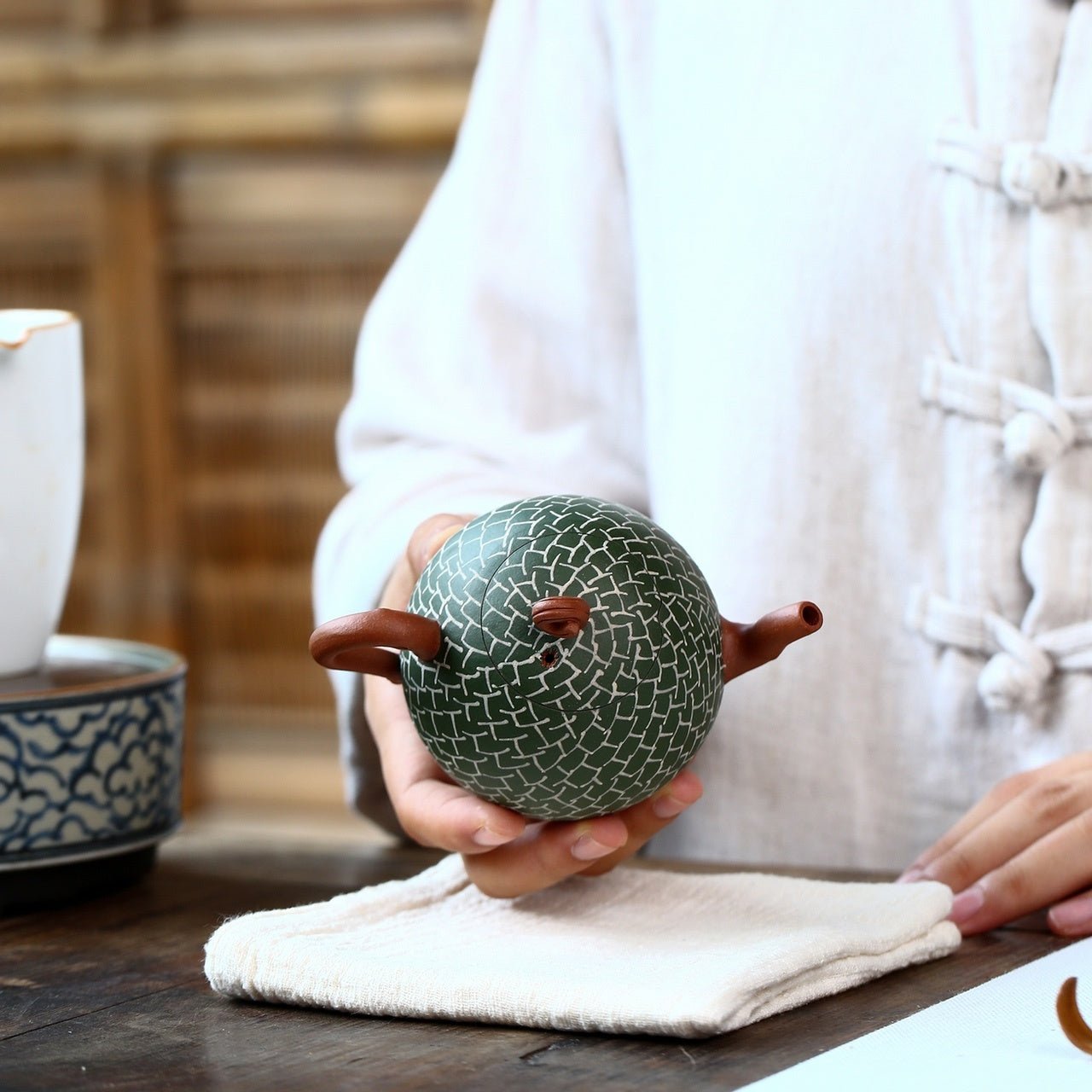 Ha Mi Gua 200cc - Yixing Handmade Teapot - zycs_China