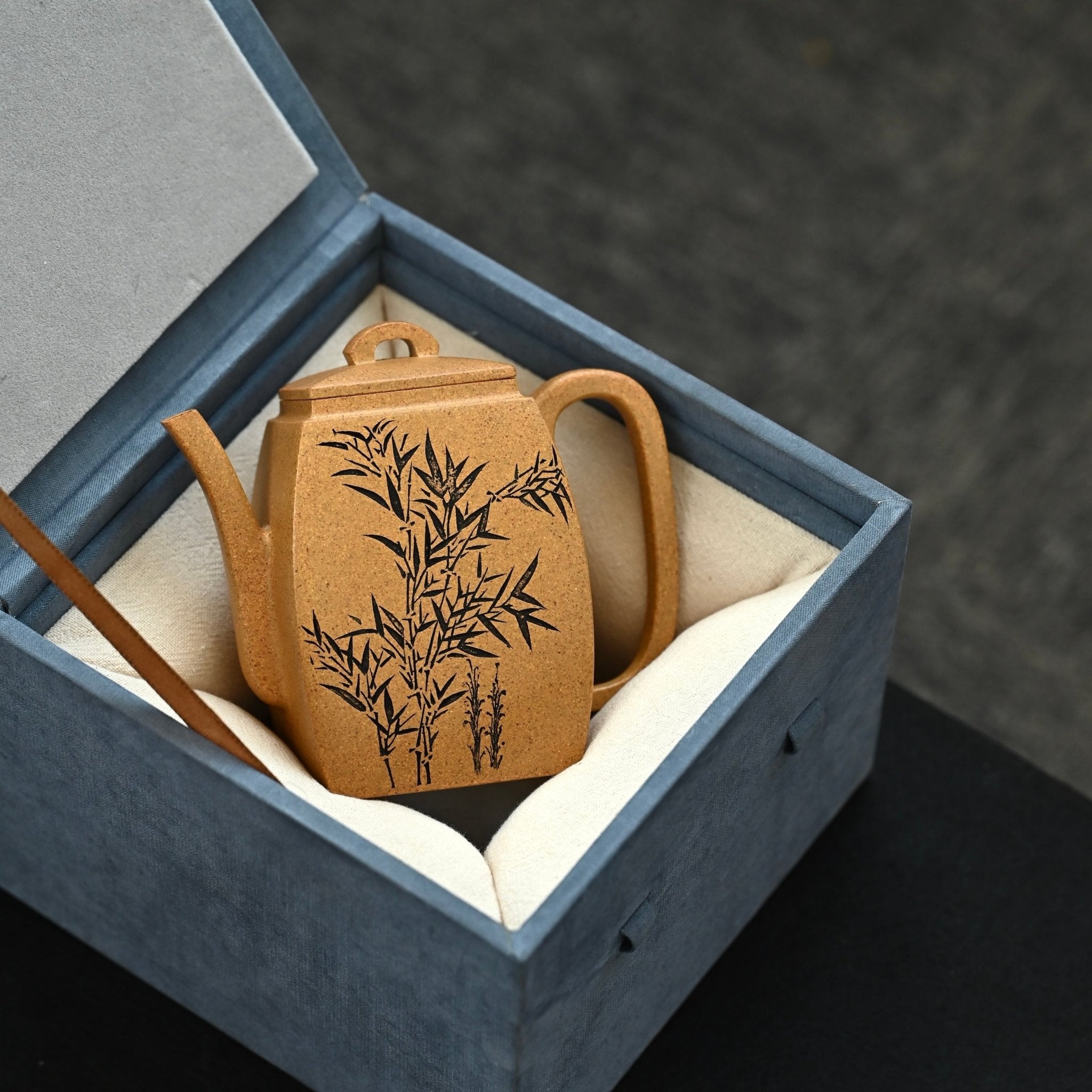 Han Fang 180cc - Yixing Handmade Teapot - zycs_China