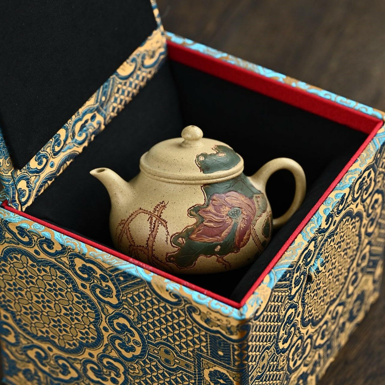 He Xiang Lian Yun 190cc - Yixing Handmade Teapot - zycs_China