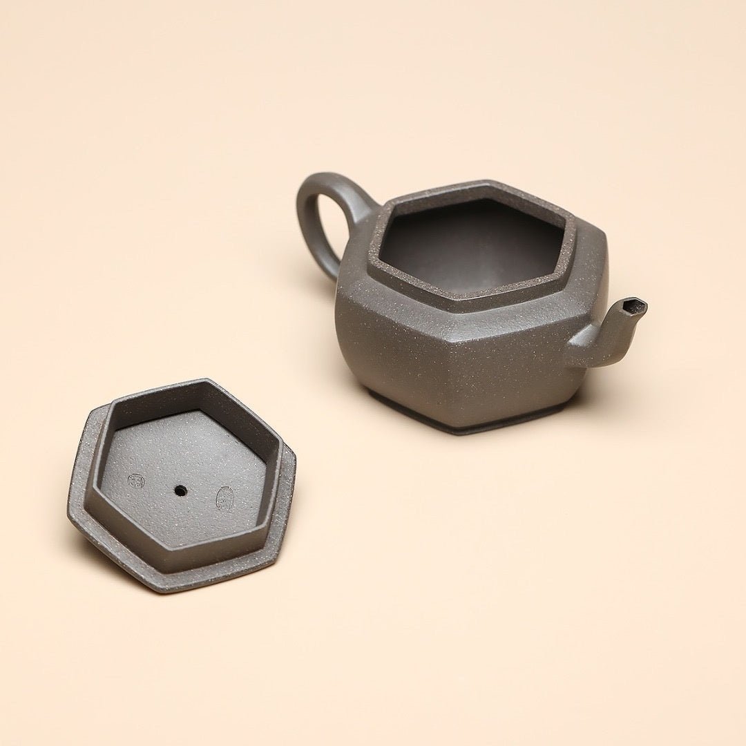 Hong Dao Liu Fang 180cc - Yixing Handmade Teapot - zycs_China