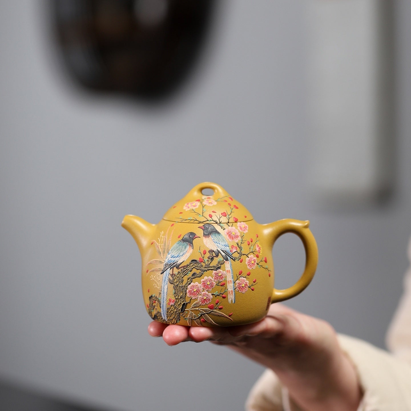 Hua Niao Qin Quan 170cc - Yixing Handmade Teapot 江苏宜兴