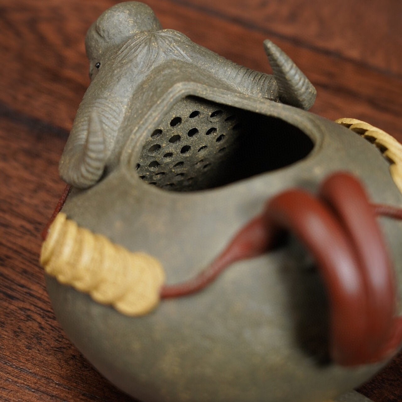 Jin Niu Bao Chun 230cc - Yixing Handmade Teapot - zycs_China