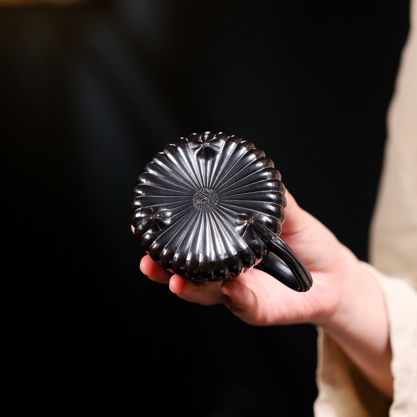 Jin Wen Gao Shi Piao 220cc - Yixing Handmade Teapot - zycs_China