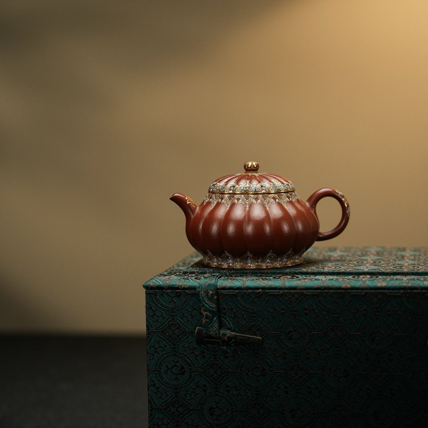 Jin Wen Pan Hu 160cc - Yixing Handmade Teapot - zycs_China