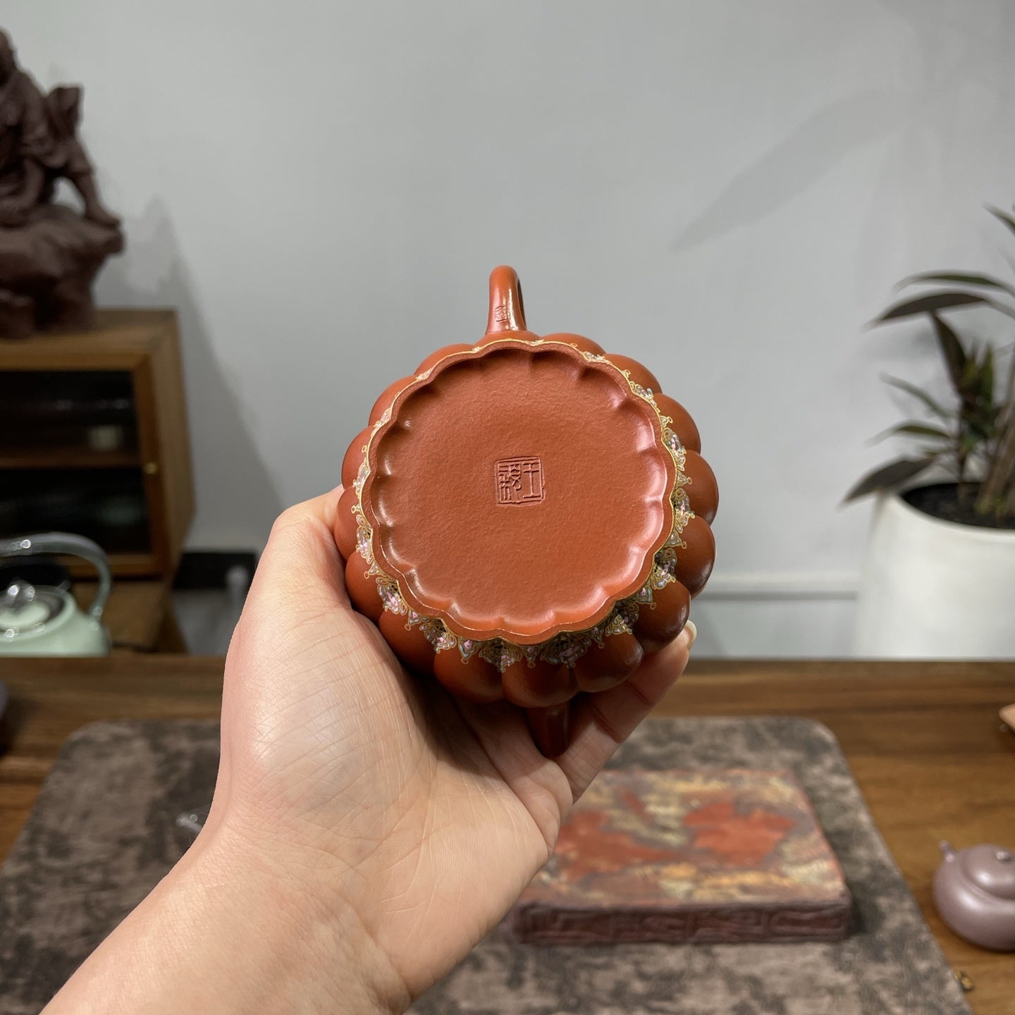 Jin Wen Pan Hu 160cc - Yixing Handmade Teapot - zycs_China