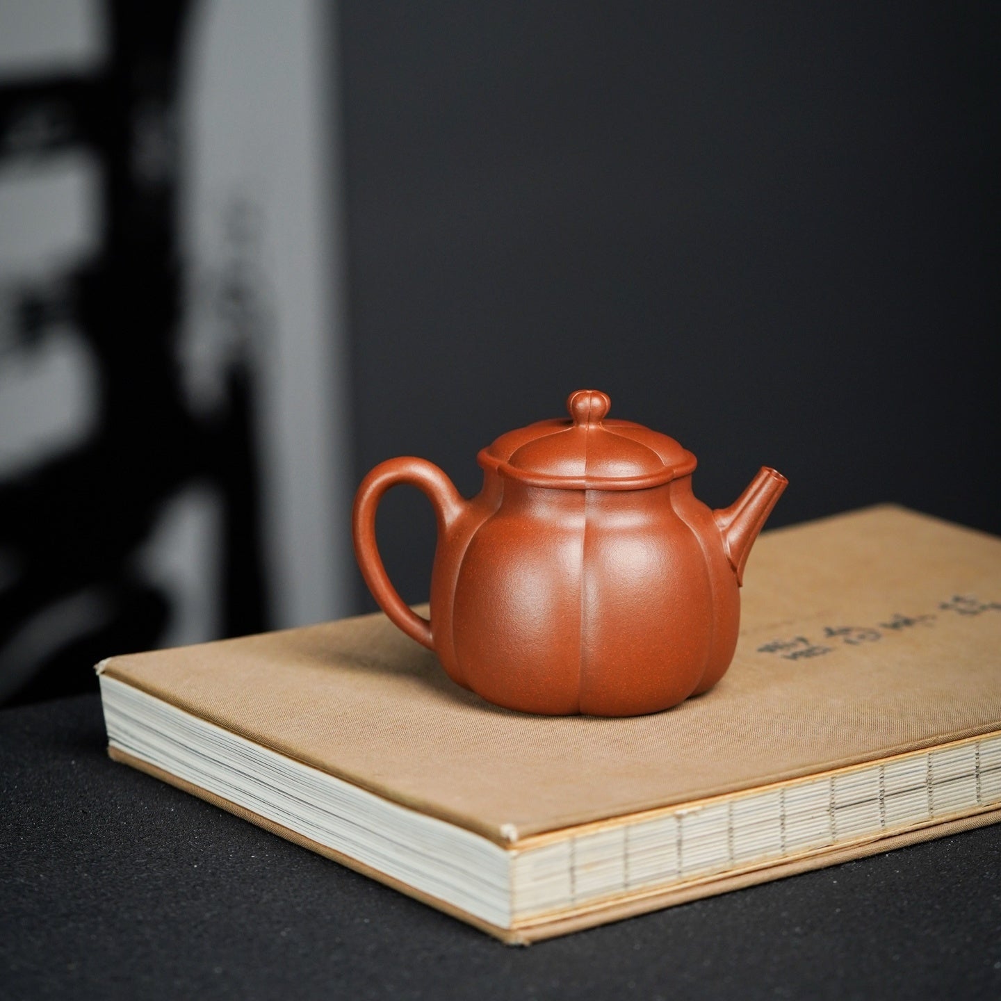 Jin Wen Yan Xin 210cc - Yixing Handmade Teapot - zycs_China