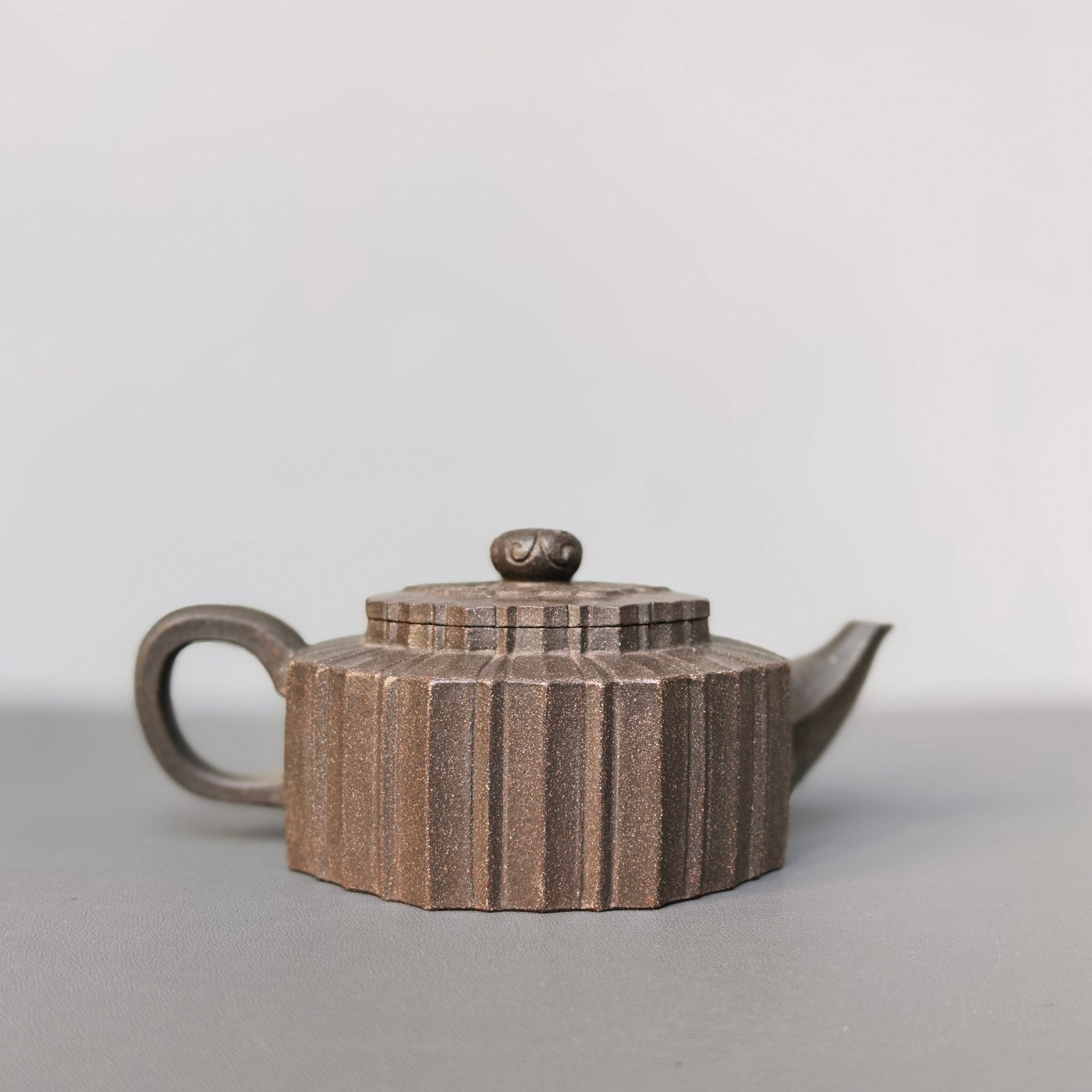 Jin Wen Zhou Pan 230cc - Yixing Handmade Teapot - zycs_China