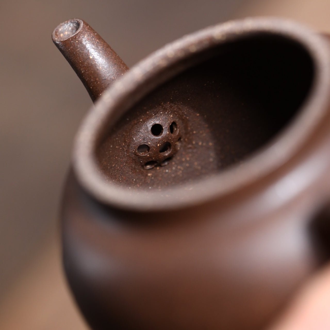 Jin Xiu Gong Deng 210cc - Yixing Handmade Teapot - zycs_China