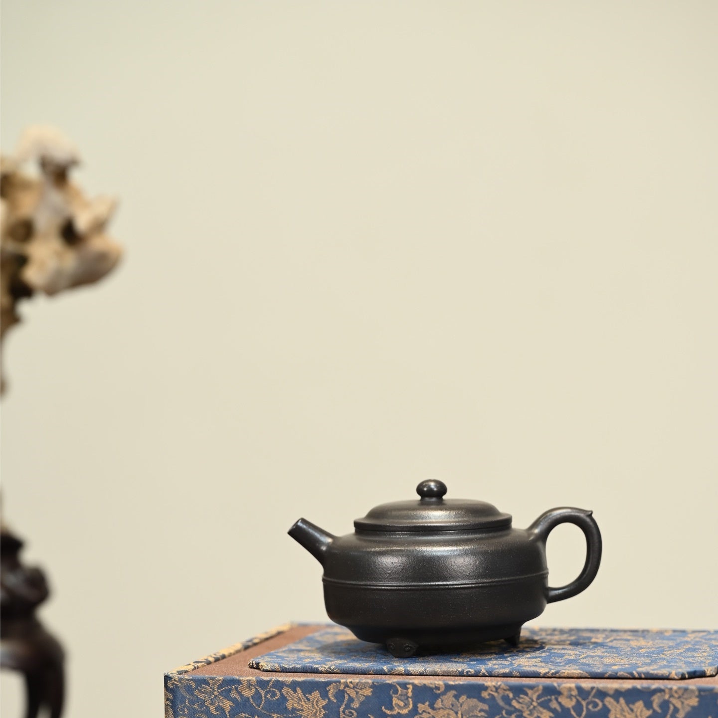 Jin Zhu 200cc - Yixing Handmade Teapot - zycs_China