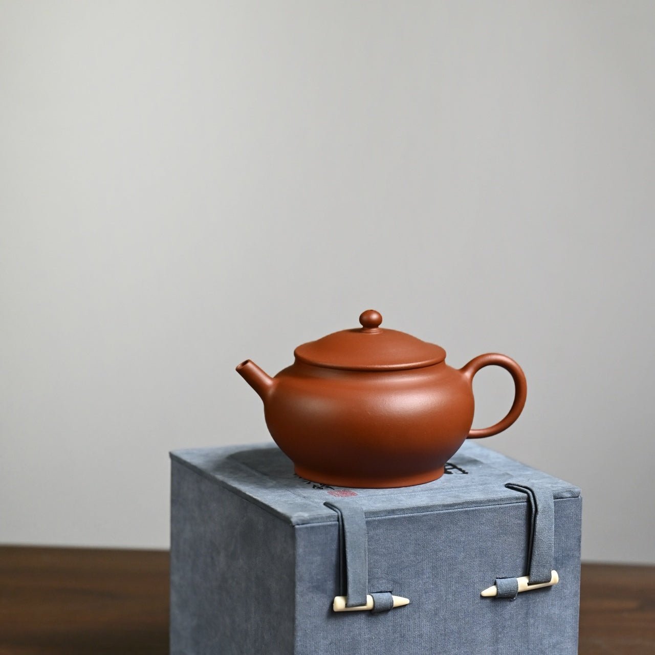 Jin Zhu 230cc - Yixing Handmade Teapot - zycs_China