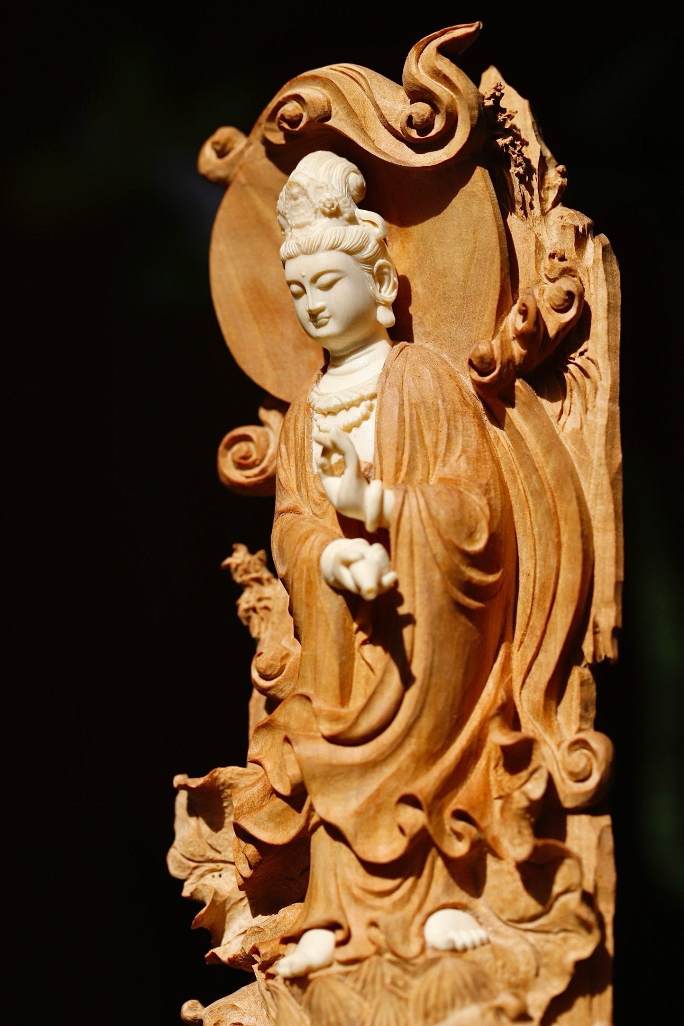 Jing Ping Guan Yin - Wood Sculpture - zycs_China