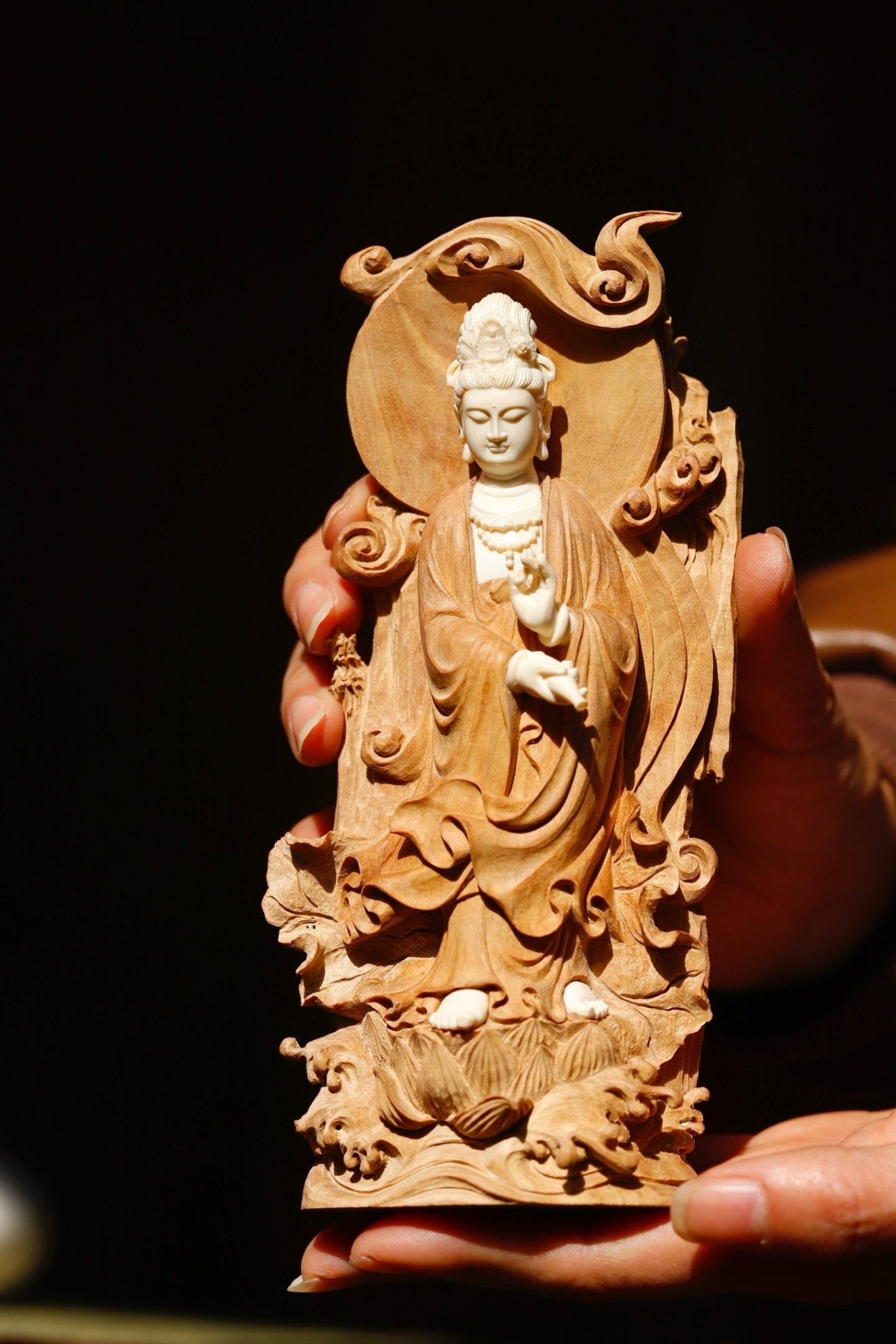 Jing Ping Guan Yin - Wood Sculpture - zycs_China