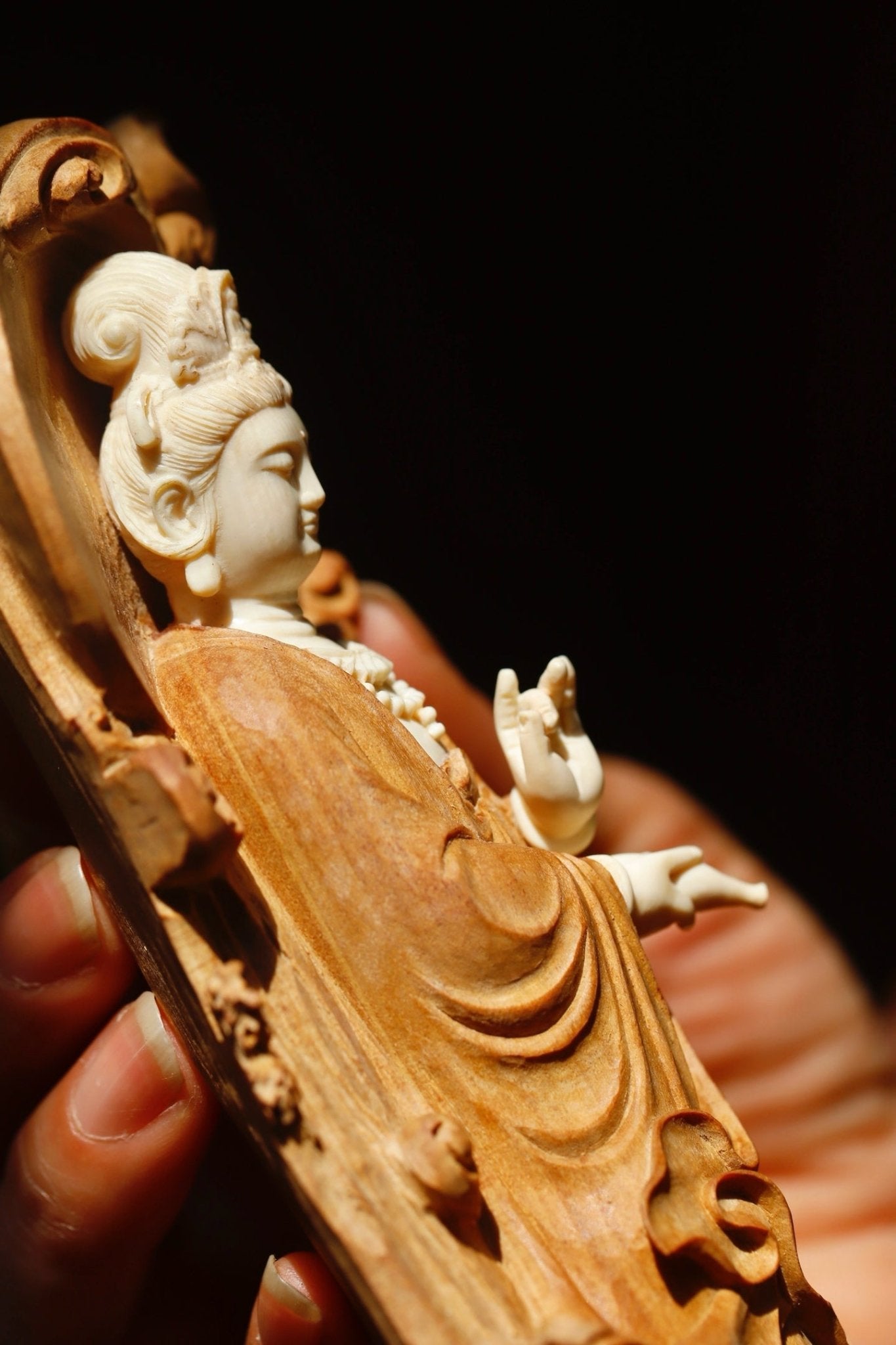Jing Ping Guan Yin - Wood Sculpture - zycs_China