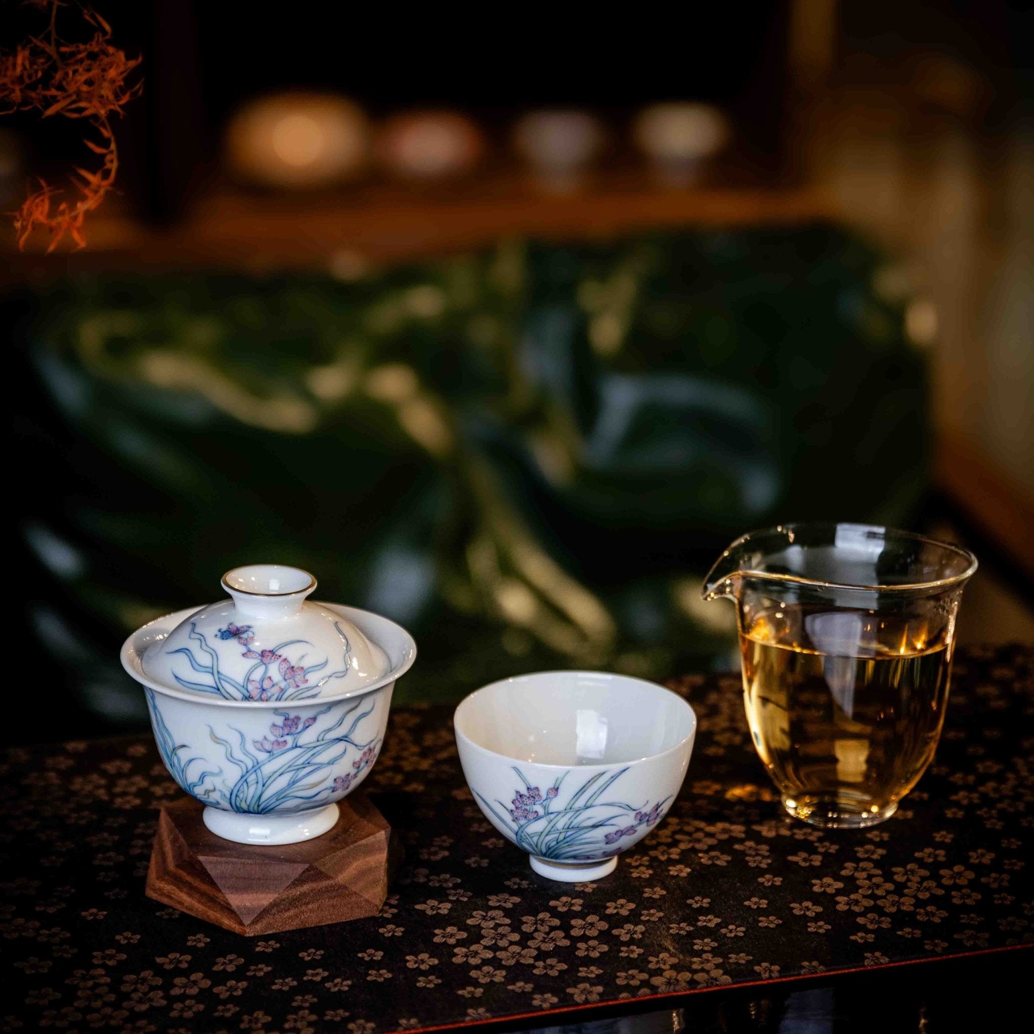 Lan Hua Hu Die 160cc - Jing De Zhen Porcelain Gaiwan - zycs_China