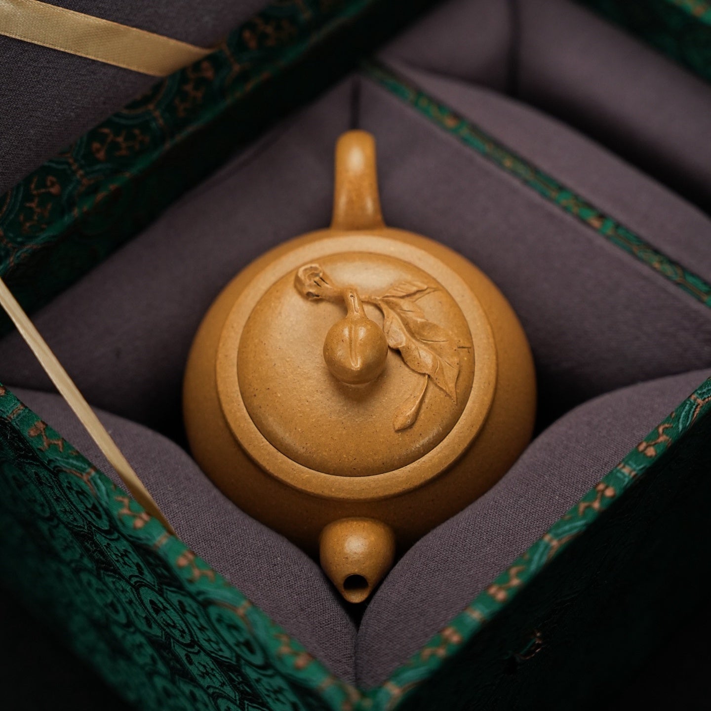 Li Yong Shou Tao 200cc - Yixing Handmade Teapot - zycs_China