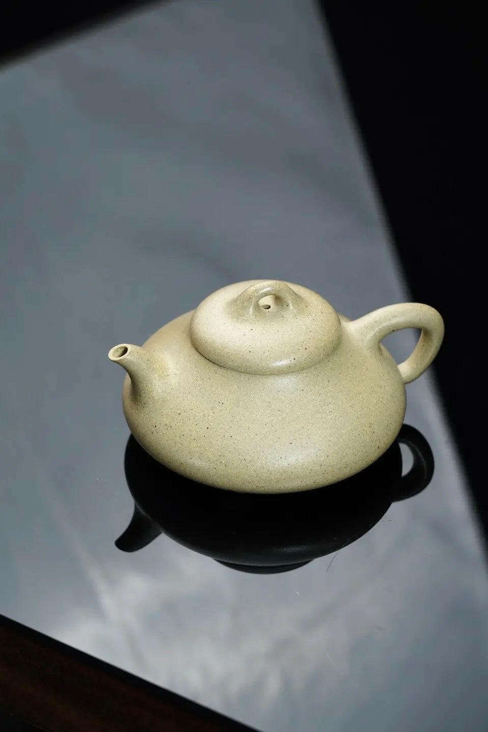 Li Zhu 200cc - Yixing Handmade Teapot - zycs_China