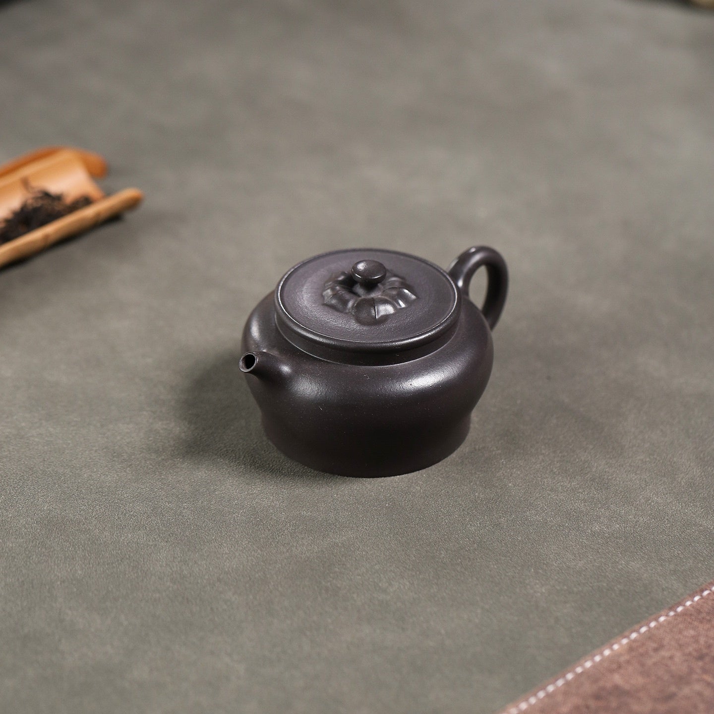 Ling Hua Bian Gu 190cc - Yixing Handmade Teapot - zycs_China