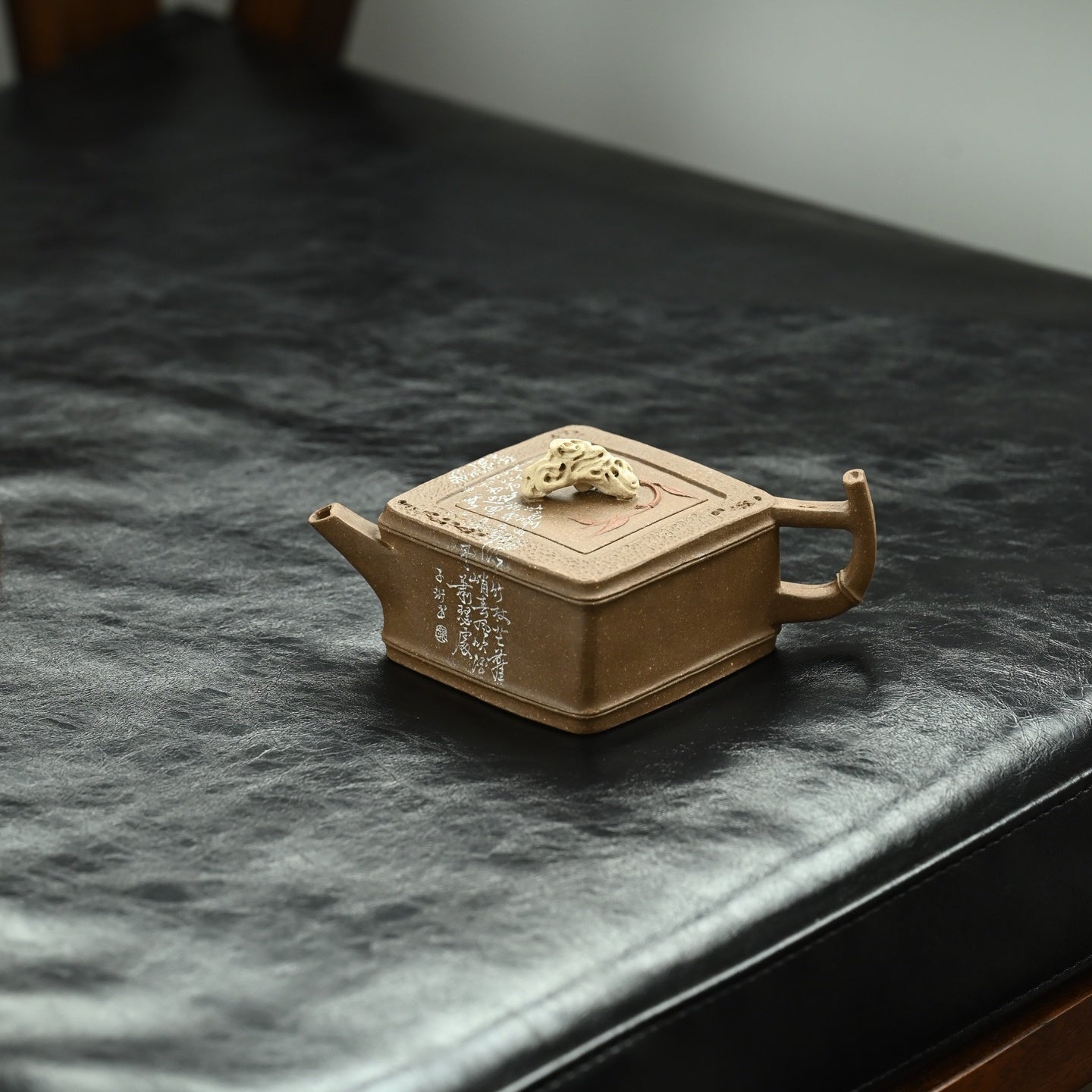 Ling Zhu 190cc - Yixing Handmade Teapot - zycs_China