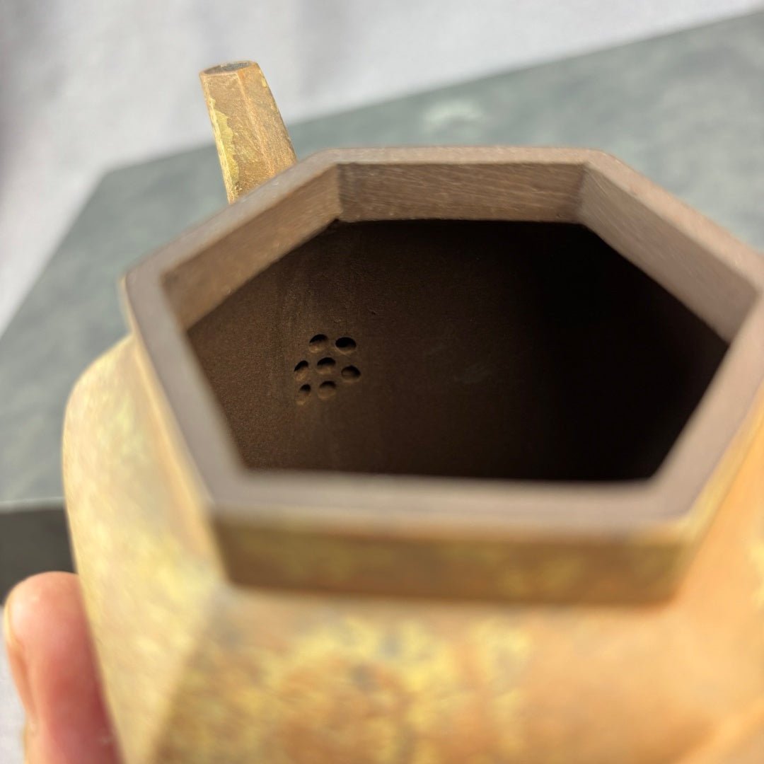 Liu Fang Gong Deng 350cc - Yixing Handmade Teapot - zycs_China