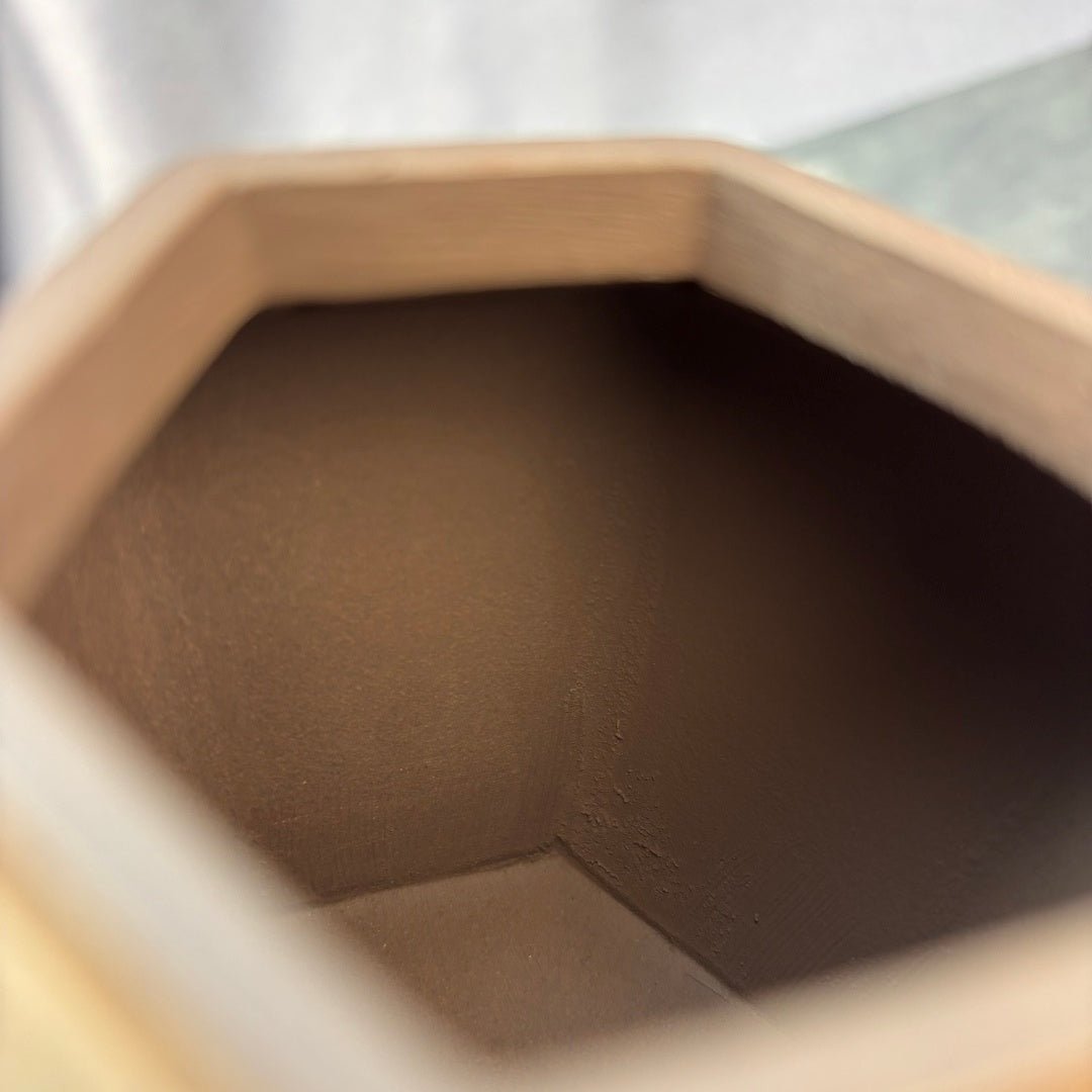 Liu Fang Gong Deng 350cc - Yixing Handmade Teapot - zycs_China