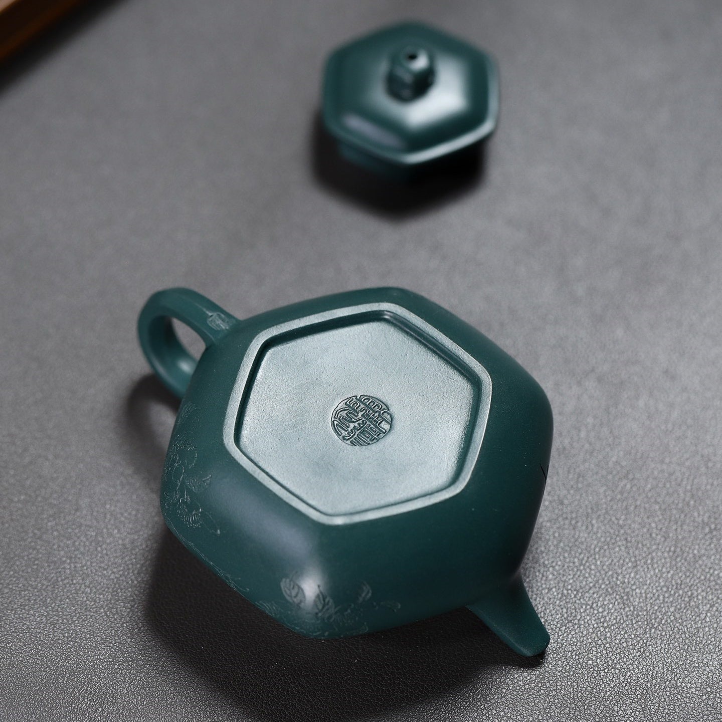Liu Fang Gu Yun 160cc - Yixing Handmade Teapot 江苏宜兴