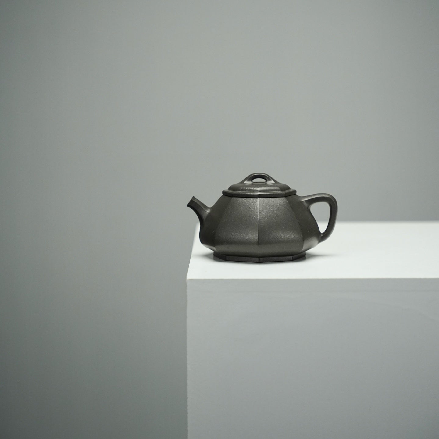 Liu Fang Jing Piao 180cc - Yixing Handmade Teapot - zycs_China