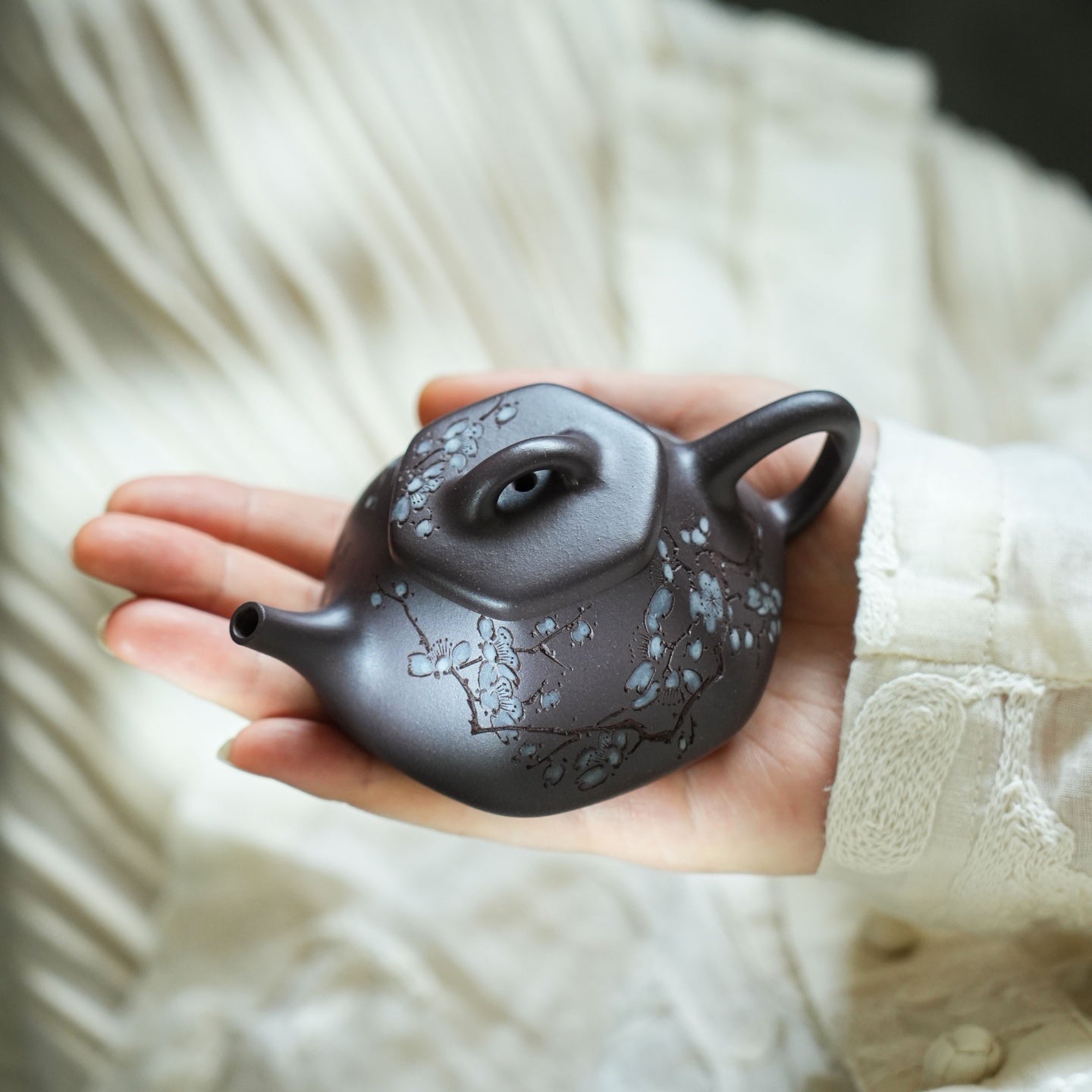 Liu Fang Shi Piao 110cc - Yixing Handmade Teapot 江苏宜兴