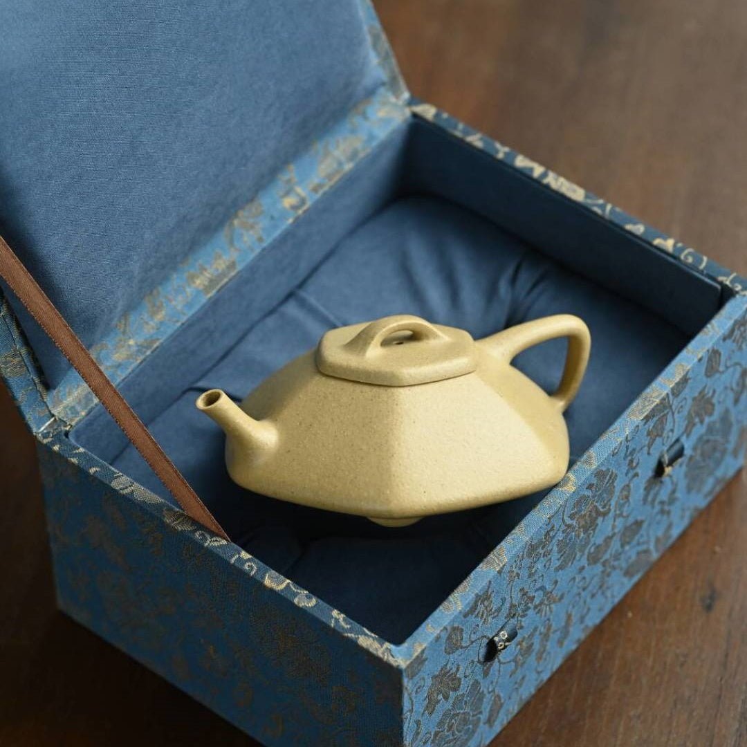 Liu Fang Yun Piao 150cc - Yixing Handmade Teapot - zycs_China